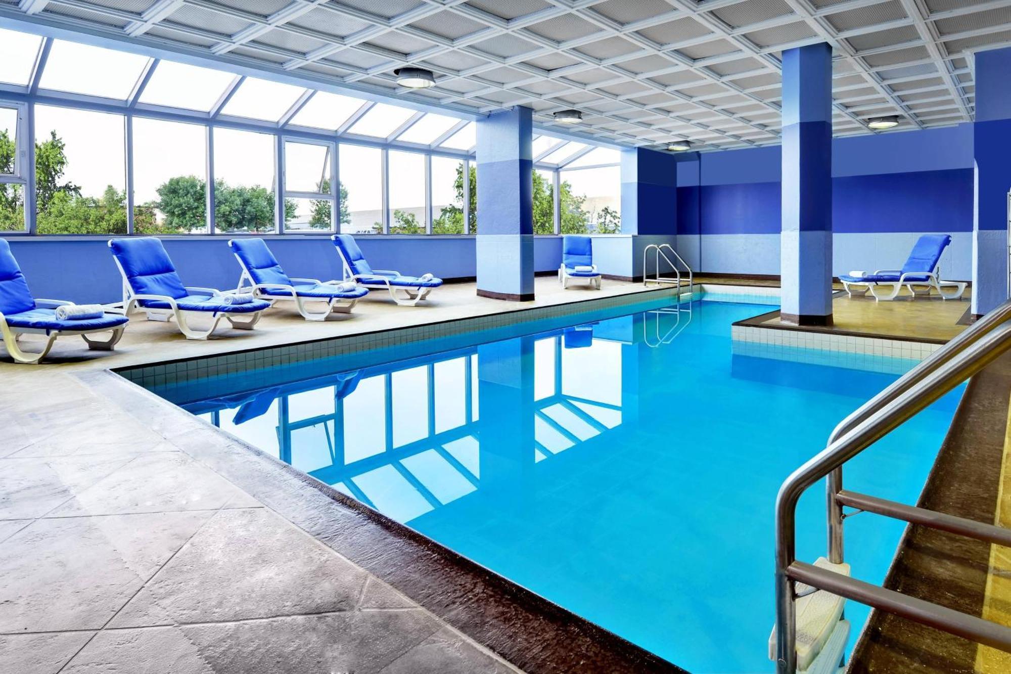 Hotel Four Points By Sheraton Toronto 3*