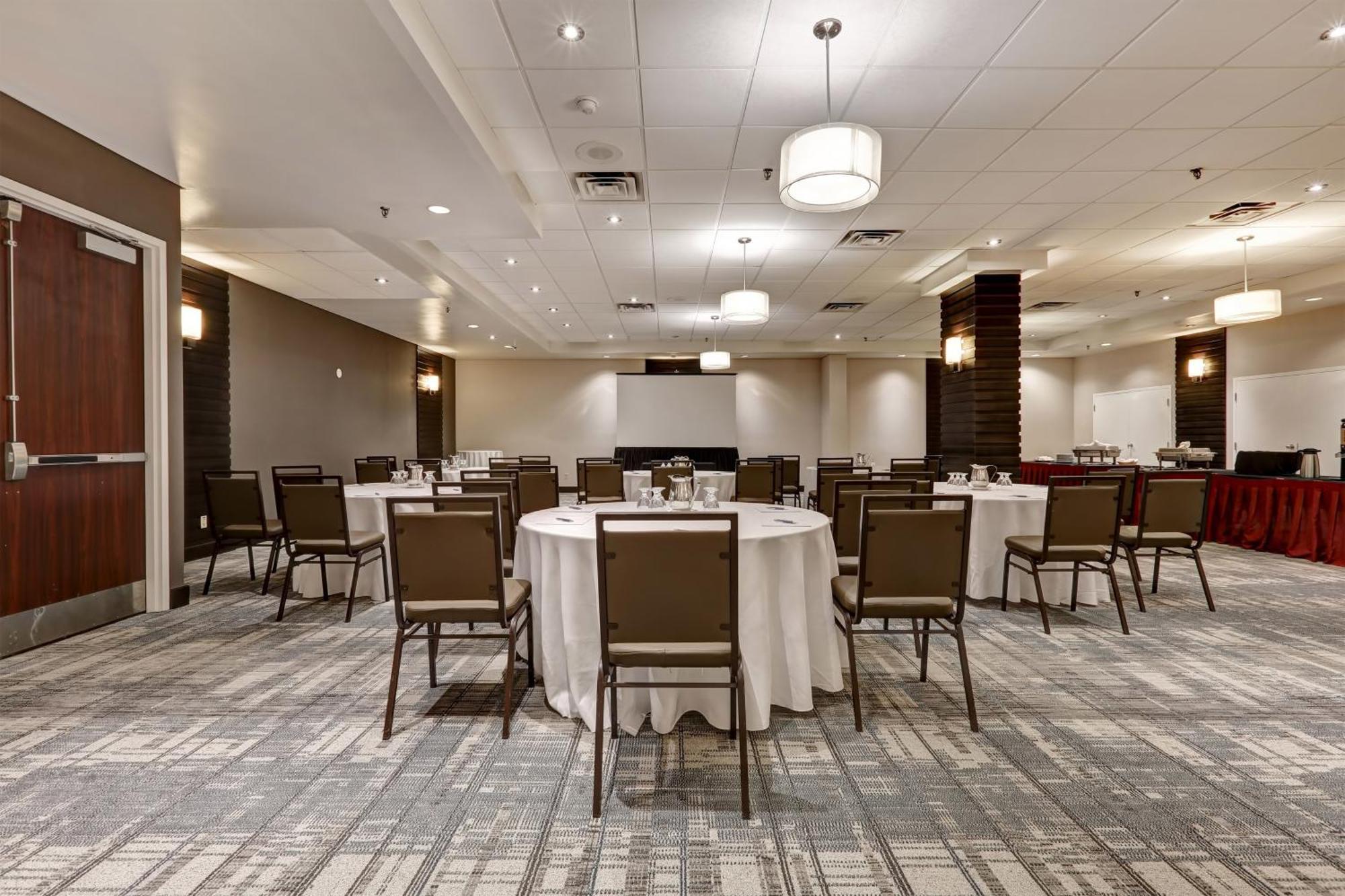 Four Points By Sheraton Toronto Hotel