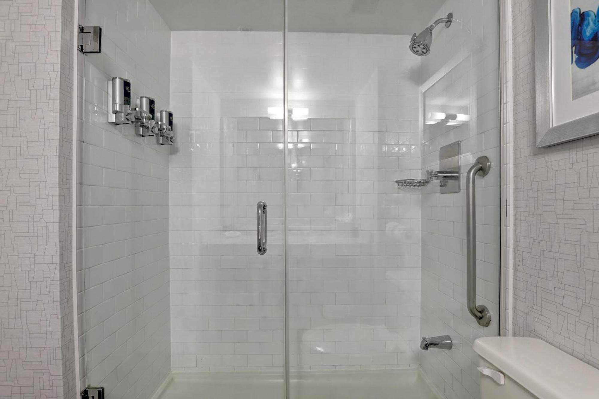Four Points By Sheraton Toronto 3*