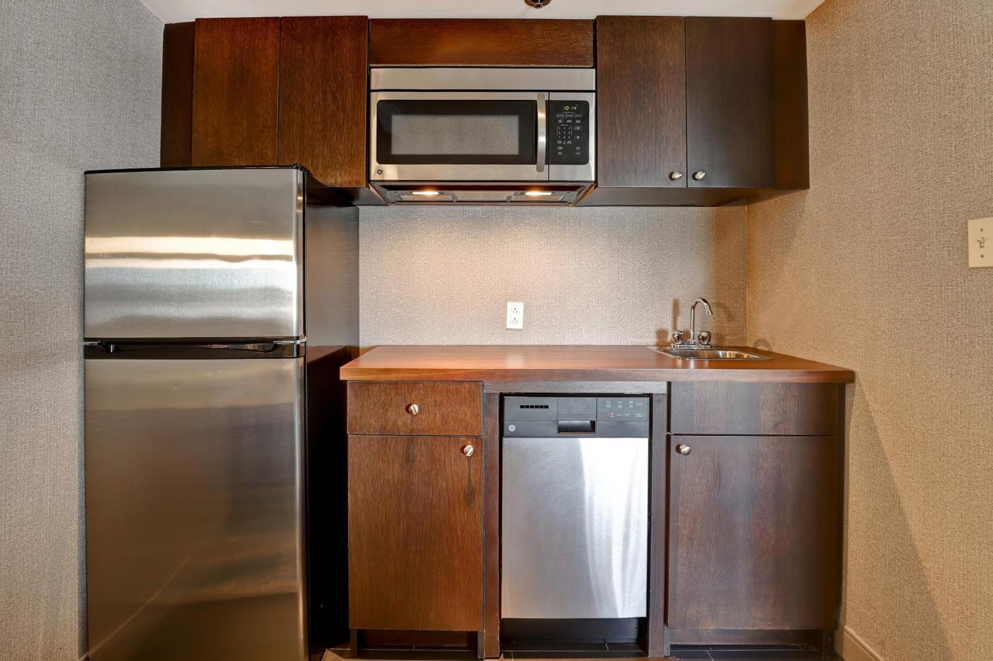 Four Points By Sheraton Toronto Hotel 3*