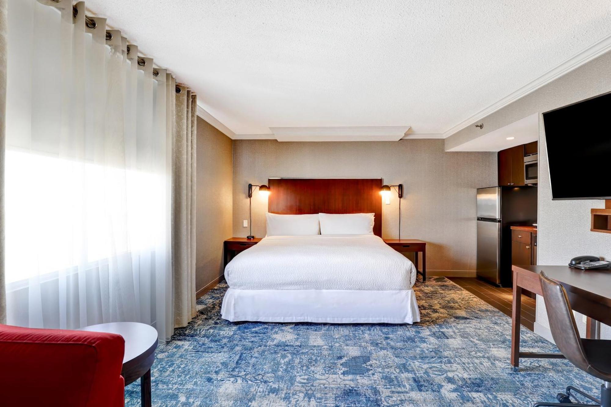 Four Points By Sheraton Toronto 3*