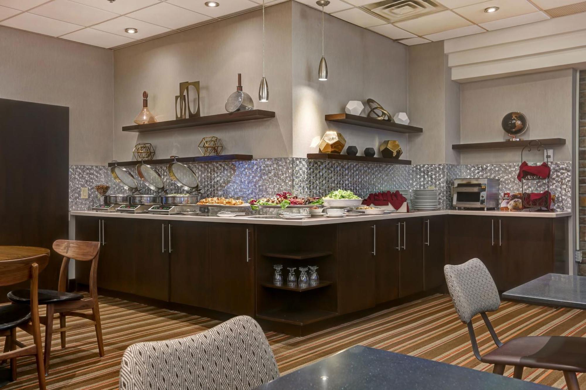 Four Points By Sheraton Toronto Hotel